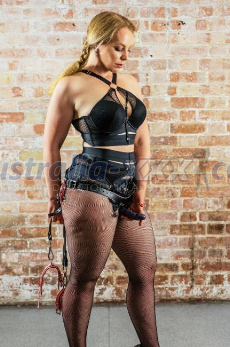 Mistress Lady Pamela