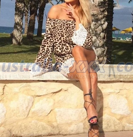 Mature Escort - 1527